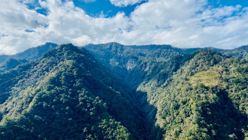 秋天楓紅了：霞喀羅浪漫野營趴